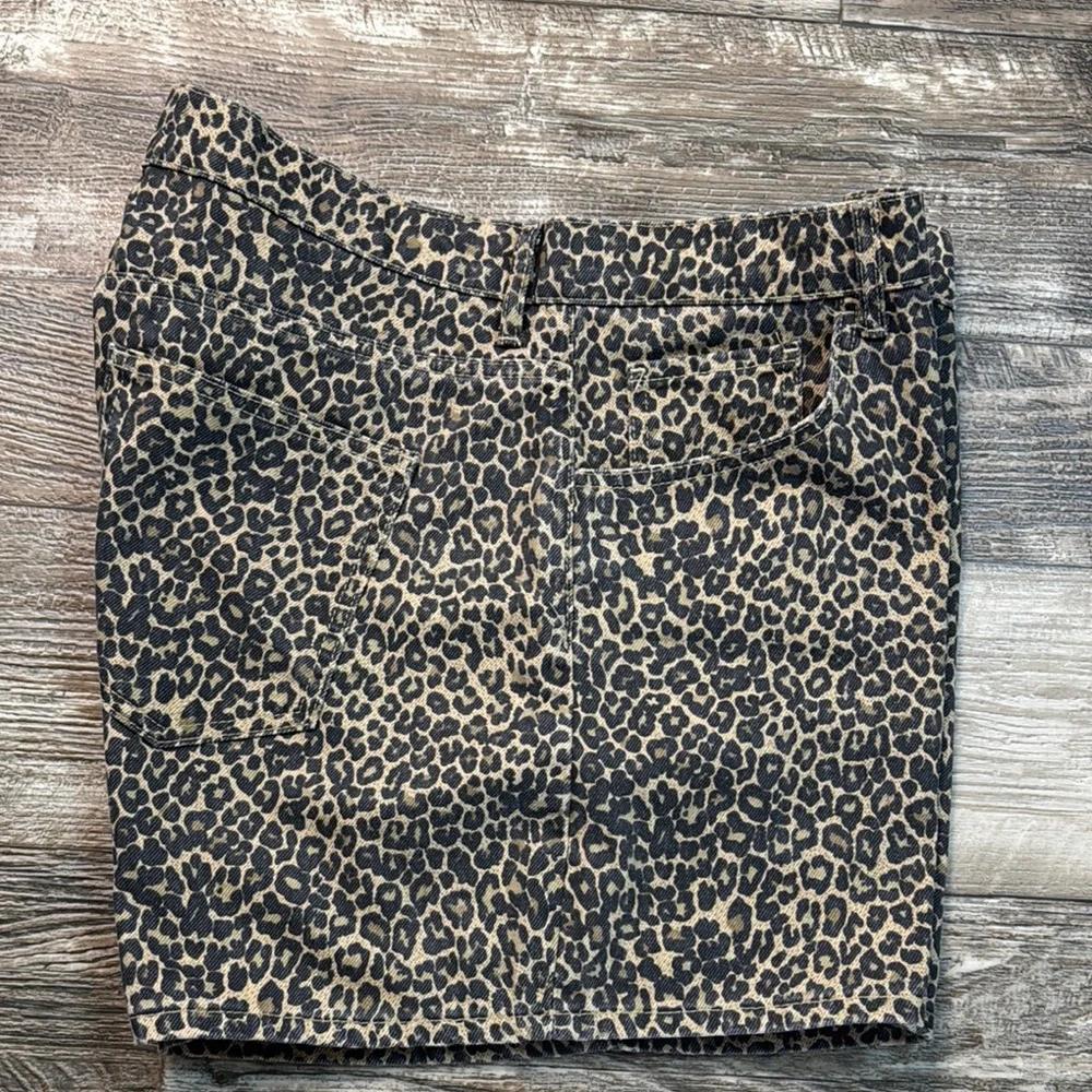MNG Women's Leopard Print Shorts, Sise - Picture 3 of 9